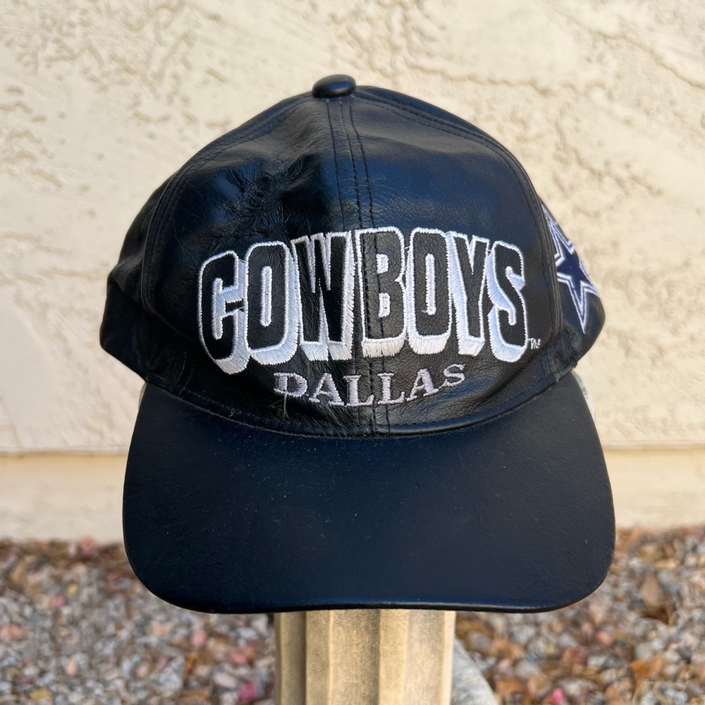 Mens Vintage 90s Dallas Cowboys Black Leather Baseball Script Snap Back Hat Cap